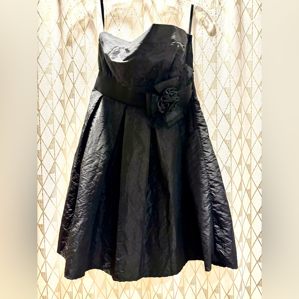 Elegant Black Strapless Dress